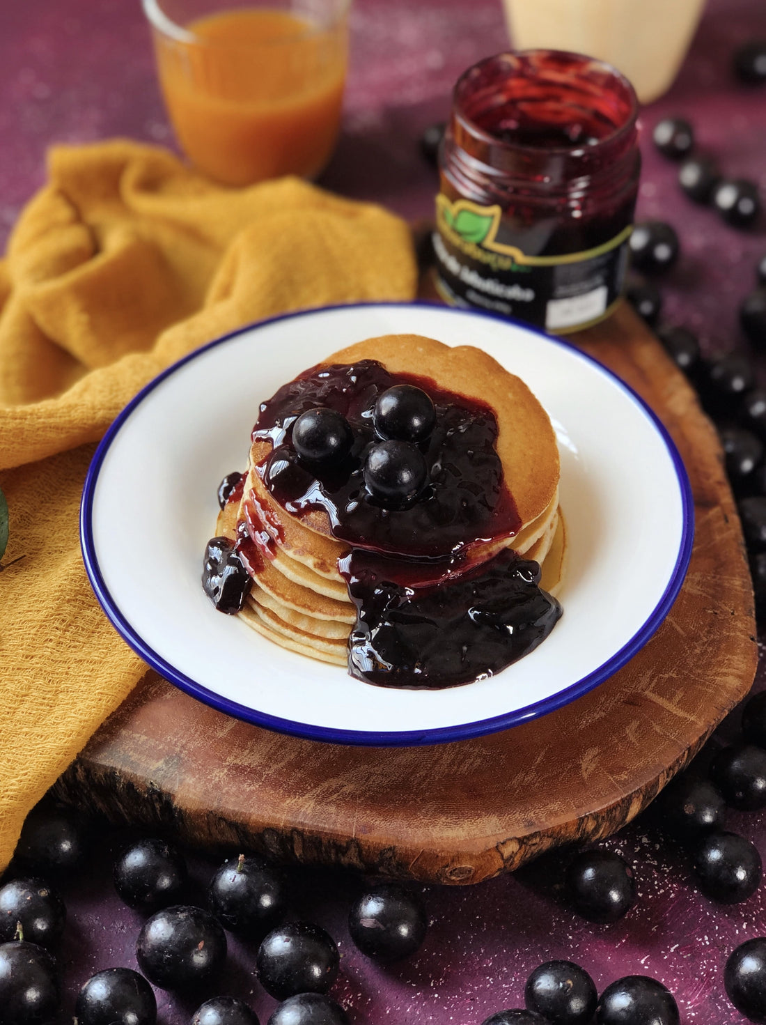 Panquecas caseiras com Geleia de Jabuticaba Trandicional - Sabarabuçu